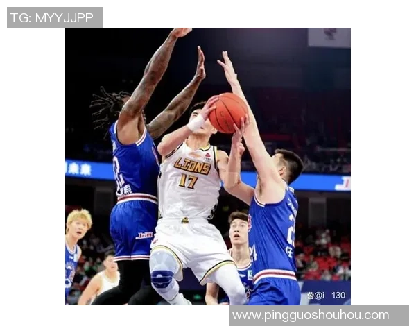 深圳篮球队技术变革引发热议探索新战术与团队协作的未来发展方向